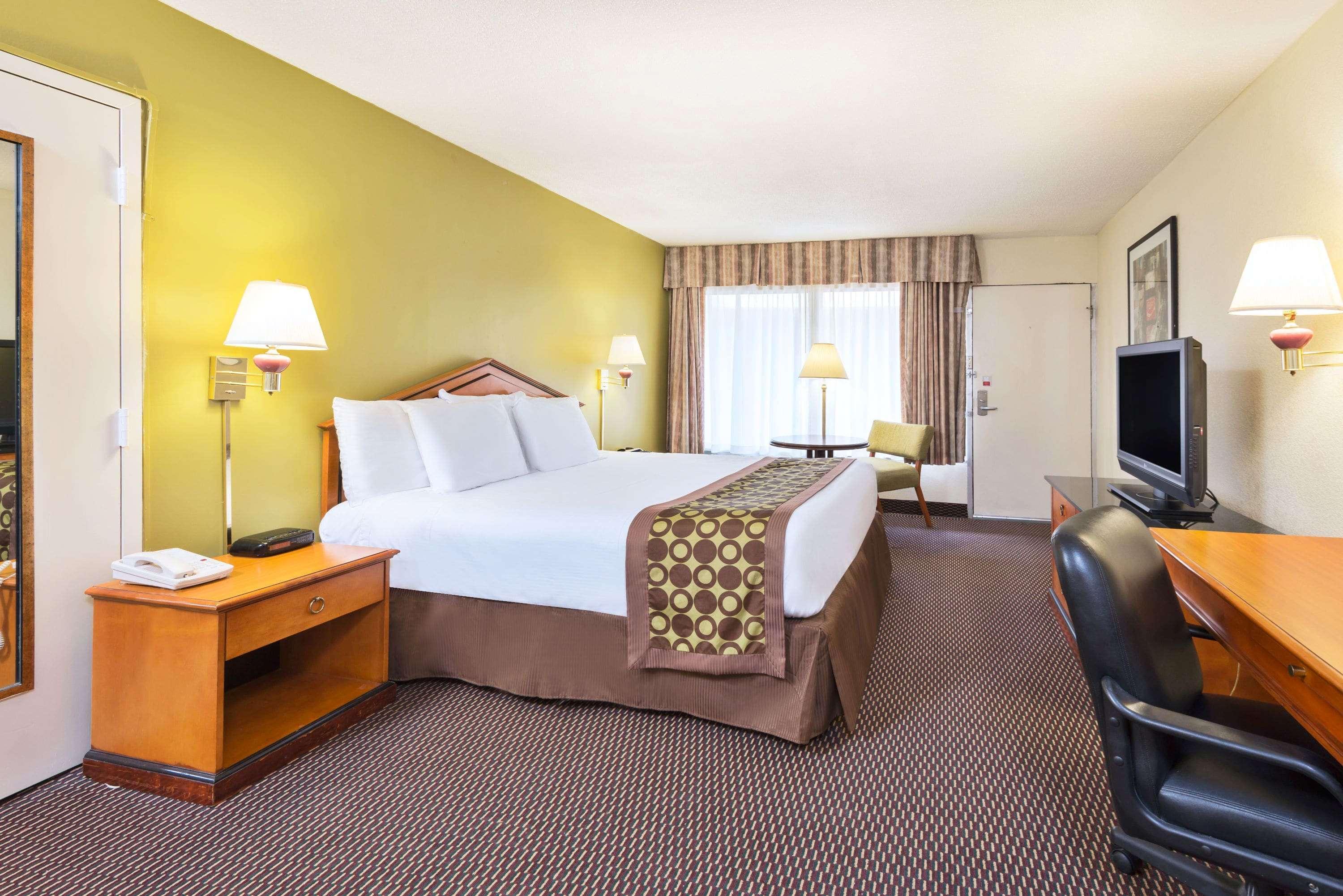 Ramada By Wyndham Pikesville/Baltimore North מראה חיצוני תמונה