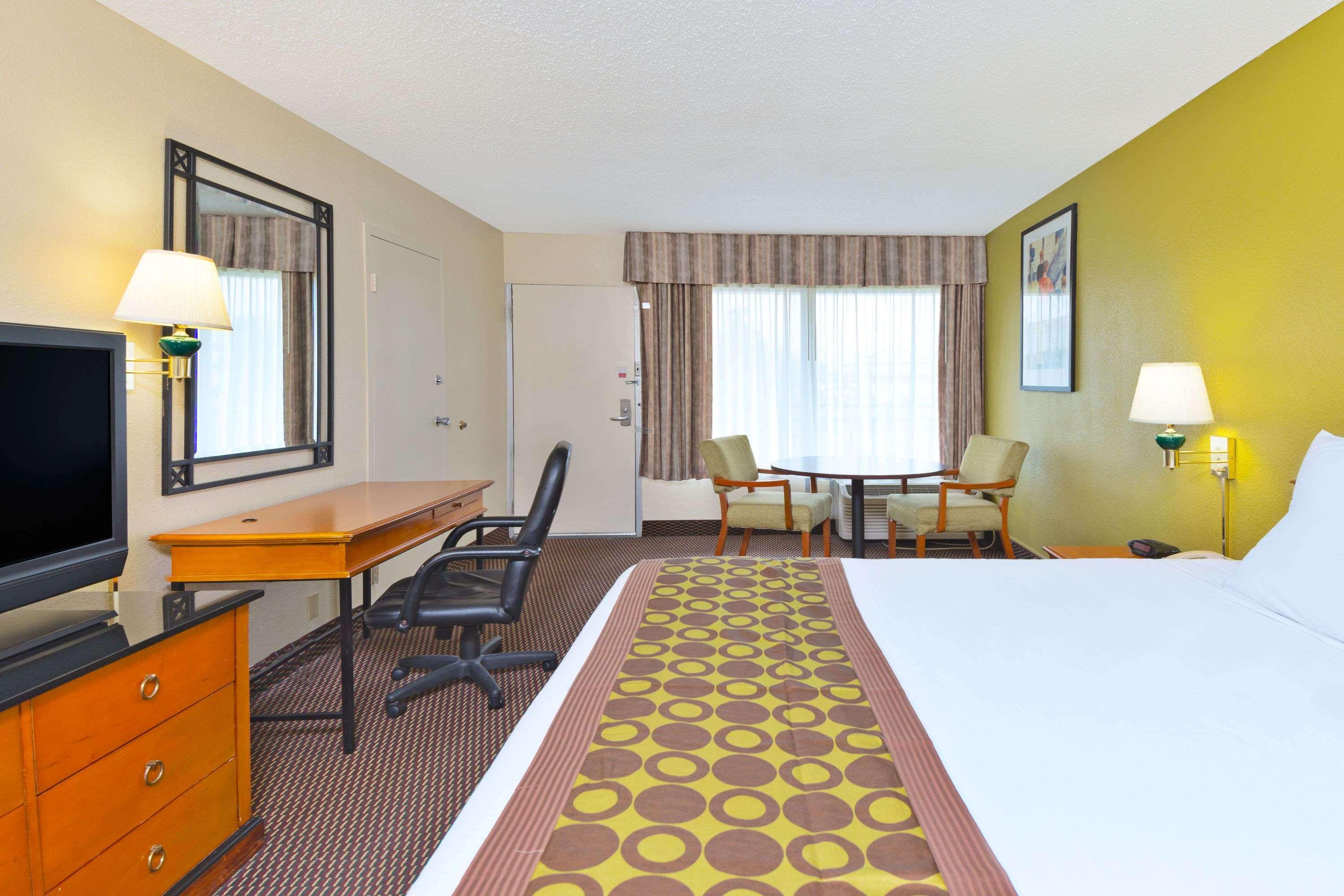 Ramada By Wyndham Pikesville/Baltimore North מראה חיצוני תמונה