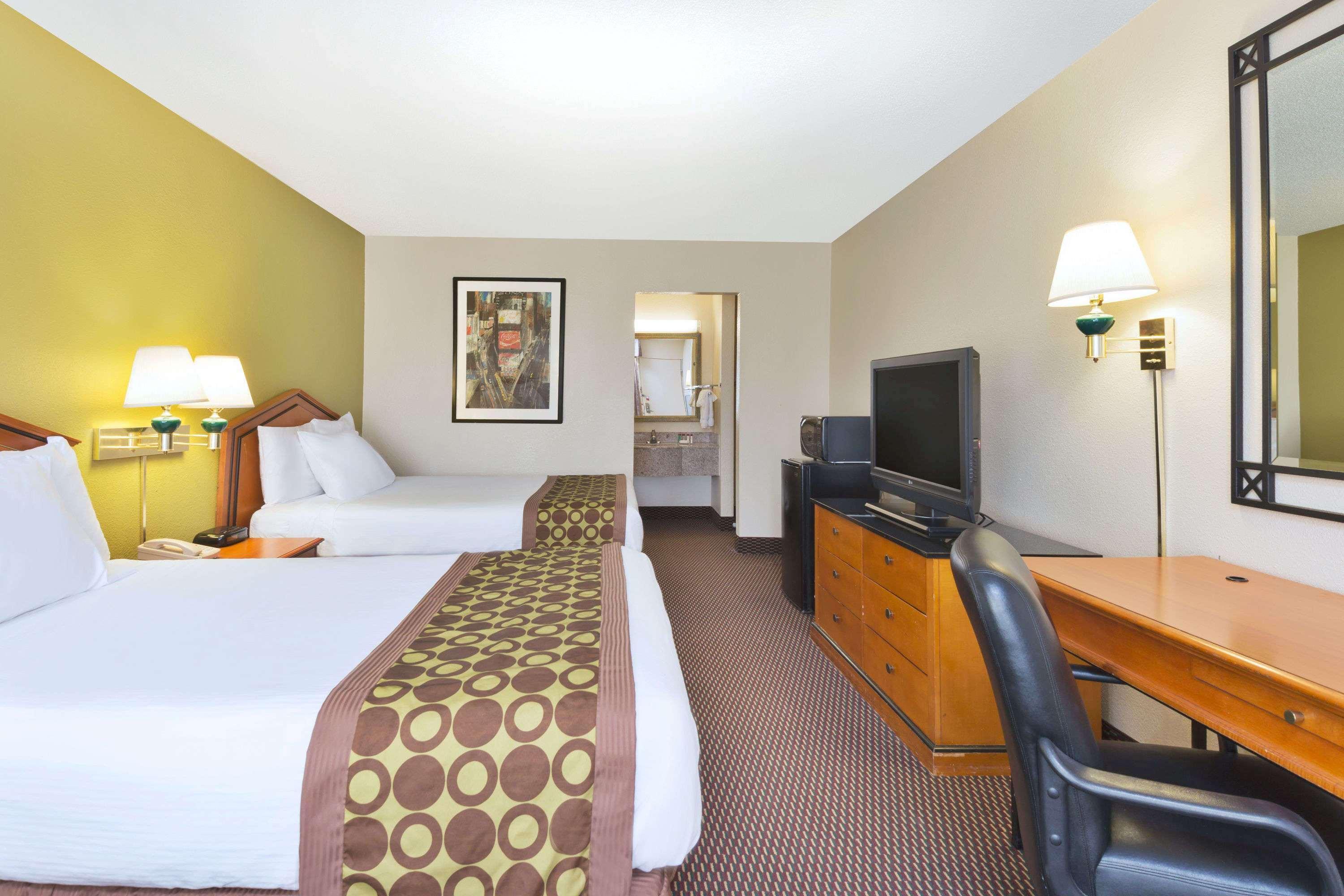 Ramada By Wyndham Pikesville/Baltimore North מראה חיצוני תמונה