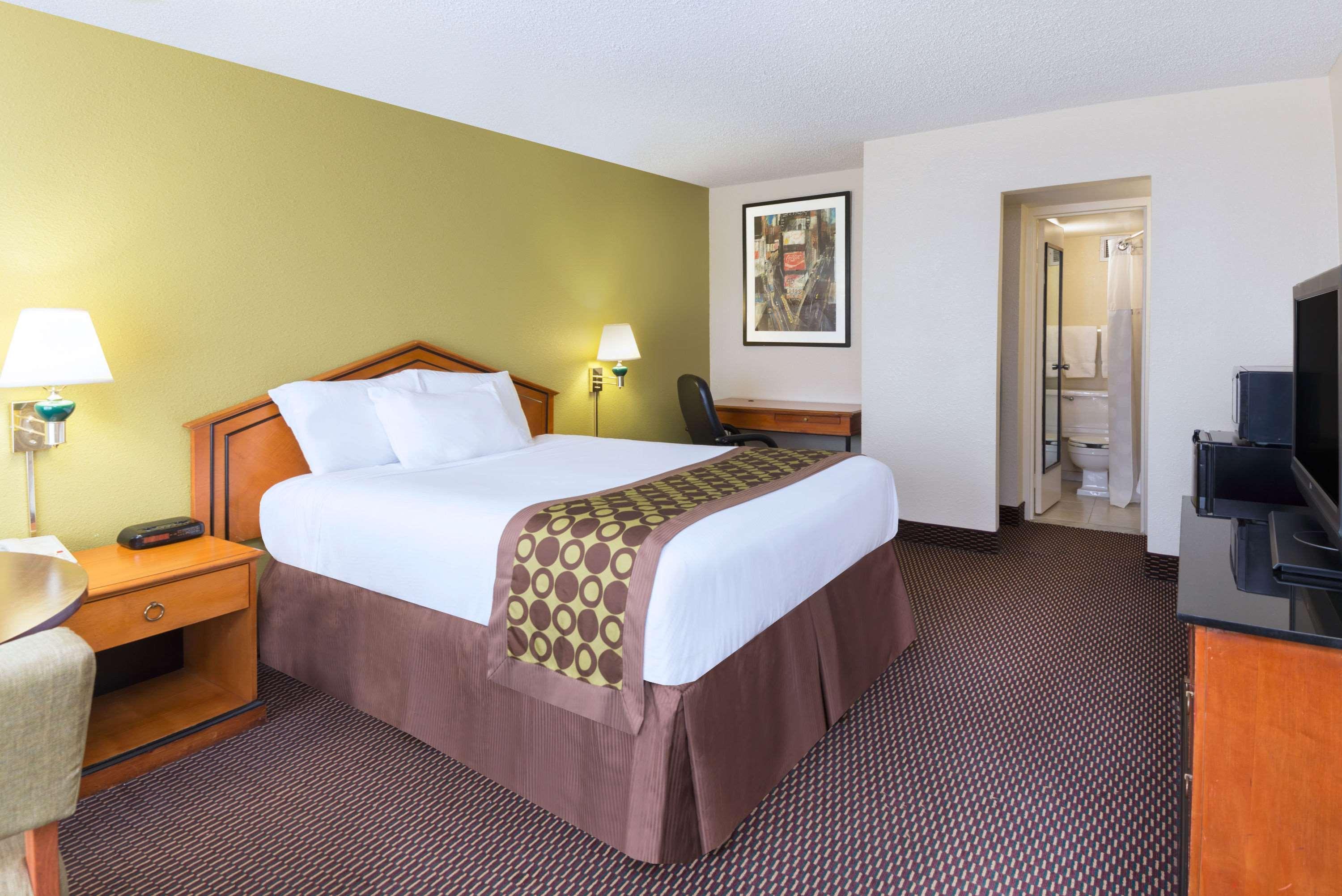 Ramada By Wyndham Pikesville/Baltimore North מראה חיצוני תמונה