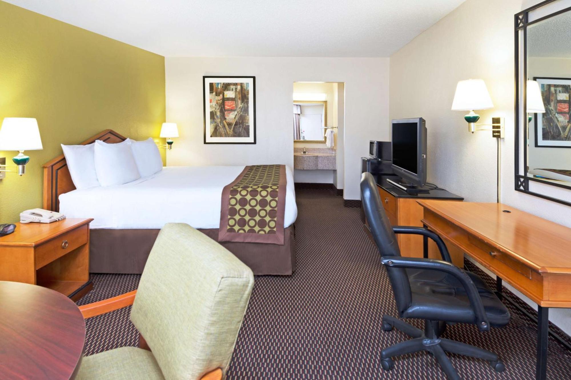 Ramada By Wyndham Pikesville/Baltimore North מראה חיצוני תמונה